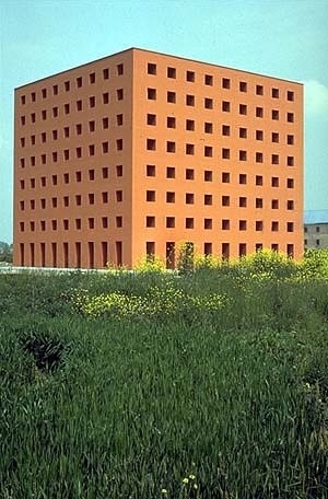 Ossário do Cemitério de São Calaldo em Modena, Itália, Aldo Rossi<br />Foto Maria Ida Biggi  [The Pritzker Architecture Prize]
