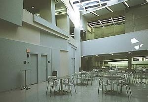 Aronoff Center for Design and Art, Edifício DAAP, Universidade de Cincinnati. Peter Eisenman [Bluffton College]