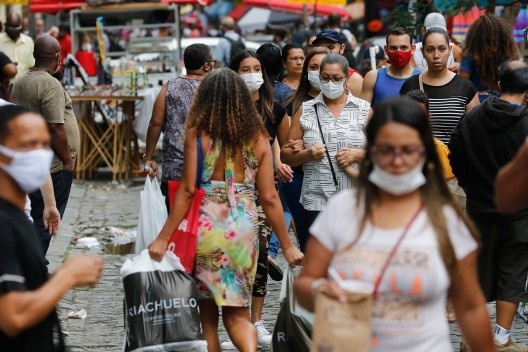 Primeiro dia de flexibilização do uso de máscaras ao ar livre no Estado do Rio de Janeiro<br />Foto Fernando Frazão, 28 out. 2021  [Agência Brasil]