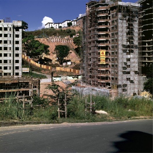 Ensaio <i>Em obras</i><br />Foto Carlos Teixeira  [<i>Em obras: história do vazio em Belo Horizonte</i>, p. 14]