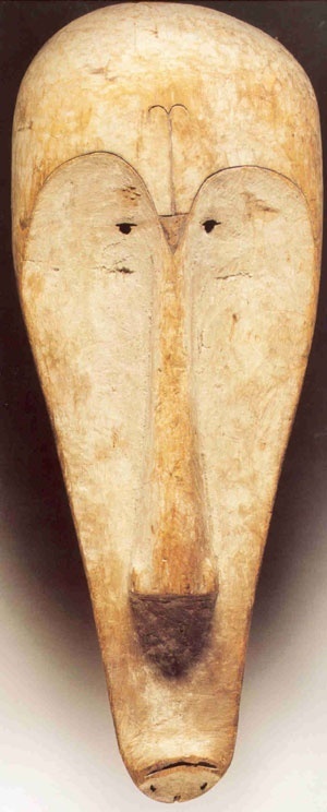 Temporalidade individual. Máscara Ngil produzida na África no século XIX