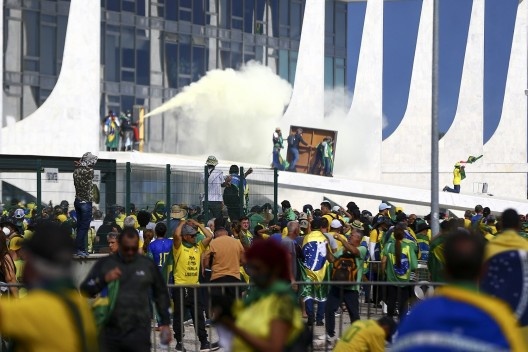 Manifestantes invadem Palácio do Planalto<br />Foto Marcelo Camargo  [Agência Brasil]