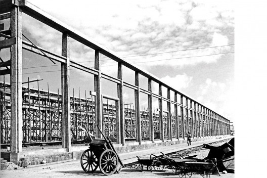 Construção de armazém, Porto do Recife PE, 1937<br />Foto Benicio Whatley Dias  [Fundaj, ME]