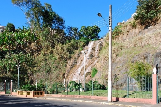 Little fallingwater in the corrego Monte Alegre, in Matias Barbosa<br />Foto Fábio Lima 