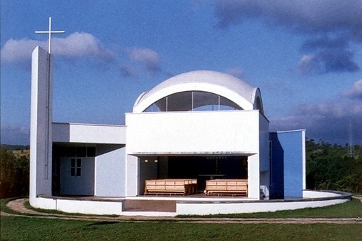 Capela de São Miguel, Itu SP, 1994. Arquiteto Affonso Risi<br />Foto divulgação 
