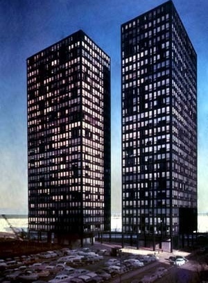 Torres de apartamentos na Lake Shore Drive, Chicago, EUA. Mies van der Rohe, 1948-51