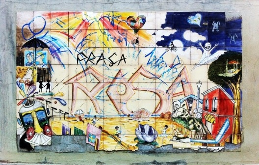 Painel em azulejos pintados, Praça Roosevelt, São Paulo<br />Foto Abilio Guerra 
