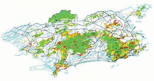 Figura 1. Cartografia de Riscos Quantitativos a Escorregamentos em Setores de Assentamento Precário na Cidade do Rio de Janeiro. As cores verde, amarelo e vermelho representam respectivamente suscetibilidades baixa, média e alta de escorregamento [GEORIO]