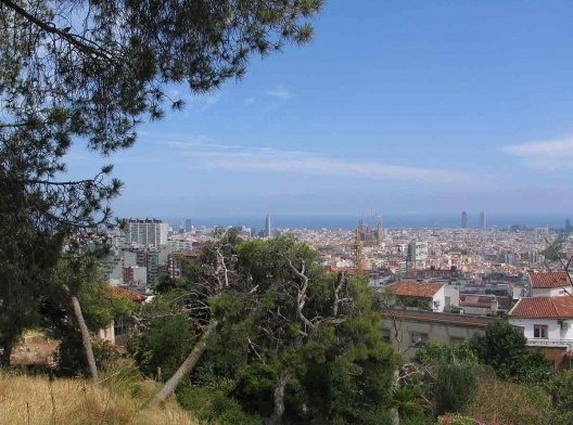 Vista panorâmica de Barcelona a partir do Parque Güell<br />Foto Abilio Guerra 
