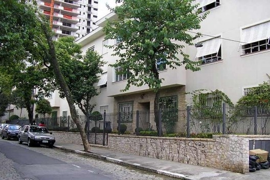 Conjunto residencial da Hípica, Pinheiros, São Paulo<br />Foto Abilio Guerra 