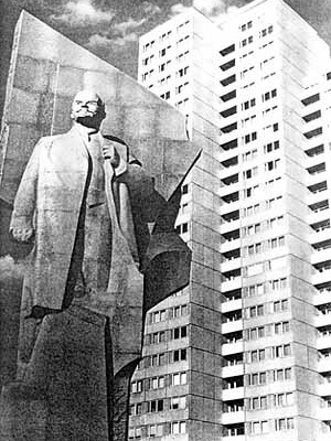 Monumento a Lenin em Berlin-Friedrichshein, desmontado em 1993