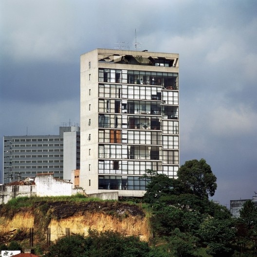 Edifício Jaraguá, São Paulo. Arquiteto Paulo Mendes da Rocha<br />Foto Nelson Kon 