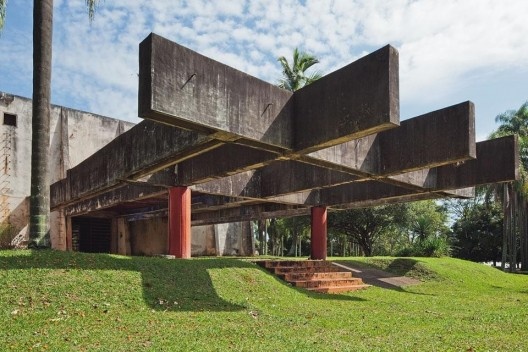 Sede da Fazenda Capuava, Valinhos, 1938. Arquiteto Flávio de Carvalho<br />Foto Nelson Kon 