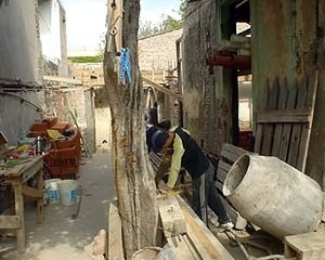 Foto del lado de adentro arreglando la casa<br />Foto El Ceibo 
