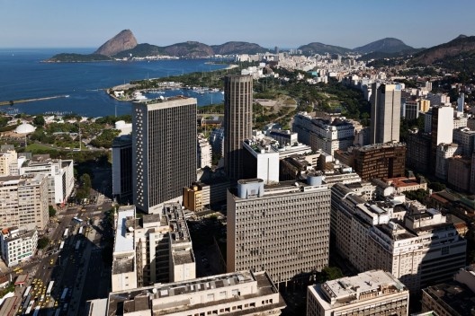 Ministry of Education and Health, later Education and Culture, Rio de Janeiro RJ Brasil, 1936-1945. Architects Lúcio Costa, Oscar Niemeyer, Affonso Eduardo Reidy, Jorge Moreira, Carlos Leão and Ernani Vasconcellos<br />Foto/Photo Nelson Kon 