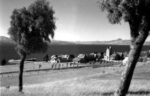 A situação paisagística do Centro Cívico de Bariloche que Estrada concebe, 1940