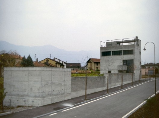 Casa Guidotti, Monte Carasso, 1984. Arquiteto Luiggi Snozzi<br />Foto Wojciech Kaczura  [Wikimedia Commons]