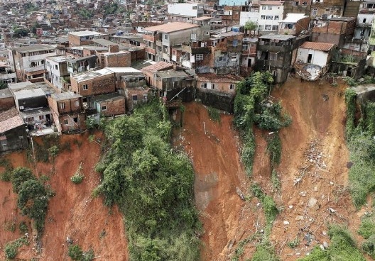 Deslizamento de terra em Salvador, 2020<br />Foto Manu Dias  [GOVBA/Agência Brasil]