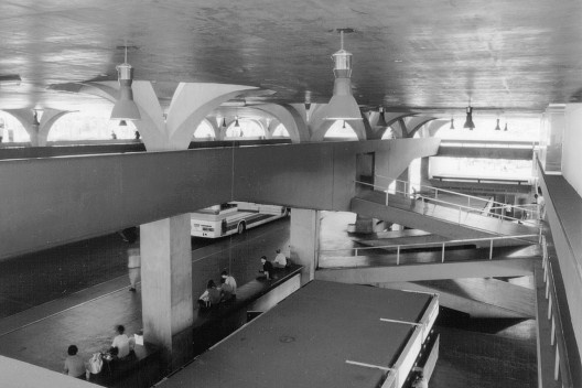 Estação Rodoviária de Jaú, vista interna, Jaú SP, 1973. Arquiteto João Batista Vilanova Artigas<br />Acervo Marcos Faccioli Gabriel, 1998 