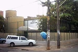 Figura 3 – Acesso da Escola Oswaldo Cruz<br />Foto do autor 
