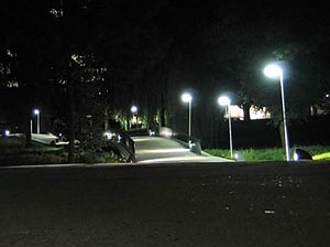 Fig. 14: Plano Diretor de Iluminação Pública de Eindhoven (Holanda). Compatibilização entre a iluminação de pedestres e a arborização urbana [http://www.lightcity.eu]