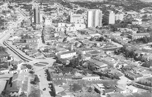 Fig. 6 – Vista da Prainha já em 1972, a Avenida Tenente Coronel Duarte ainda não havia se prolongado depois da rotatória das Igrejas (local da antiga “Ponte da Confusão”), em sentido à sua cabeceira [SIQUEIRA, 2006: 34. /Org.: SILVA, Geovany J. A., 2007]