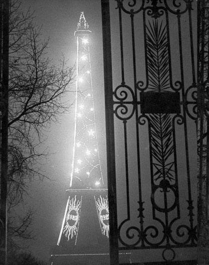 Detalle Torre Eiffel<br />Foto Brassaï 