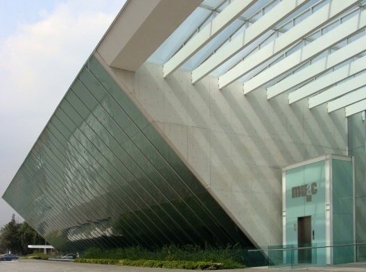 Museo Universitario de Arte Contemporáneo – MUAC, México DF, arquitecto Teodoro González de León<br />Foto Crater_sp  [Wikimedia Commons]