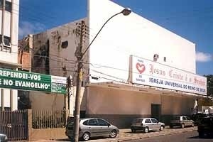 Igreja Universal Bairro do Rio Vermelho, Salvador. Adaptação a partir de um antiga sala de cinema