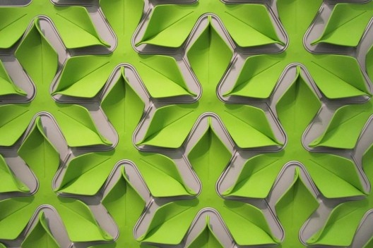 Foliar Wall System, desenvolvido por Adam Cornish, um jovem designer australiano. <br />Foto Gabriela Celani. 