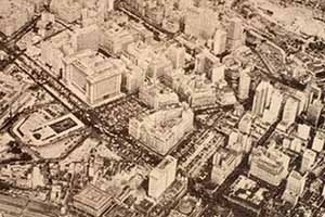 Vista aérea dos edifícios governamentais e de escritórios na Esplanada do Castelo. Foto dos anos cinqüenta. Arquivo LAURD/PROURB