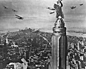King Kong (o primitivo) X Empire State Building (o moderno)