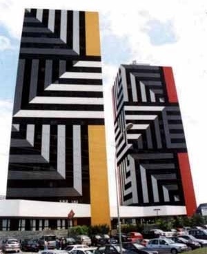 Torres em Salvador, de Fernando Peixoto: reconhecimento internacional da alegoria carnavalesca urbana<br />Foto Tarcísio Bahia 