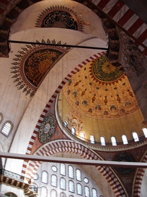  A mesquita Süleymaniye (1550-1557) foi construída por ordem do sultão Suleiman I, o Magnífico, com projeto e obra do grande arquiteto otomano Mimar Sinan<br />Foto Ruth Verde Zein 