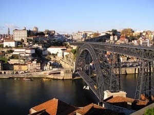 A cidade do Porto e um dos seus maiores simbolos oitocentistas, a ponte D. Luís