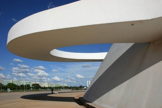 Museu de Brasília. Arquiteto Oscar Niemeyer<br />Foto Sandra Godoy 