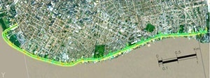 magem de vídeo promocional do Portal da Amazônia sugere o modelo desejado de "orla fluvial" para a cidade, em área de atual ocupação periférica, da pobreza urbana.  [O Liberal, 29 dez. 2006.]