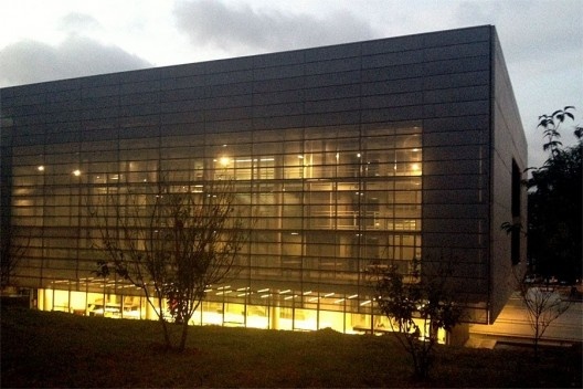 Biblioteca Brasiliana Guita e José Mindlin, Campus USP, São Paulo. Arquitetos Eduardo de Almeida e Rodrigo Mindlin Loeb<br />Foto Abilio Guerra 