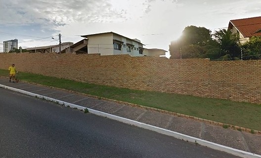 Muro do condomínio Green Village, Natal RN<br />Foto divulgação  [Google Earth]