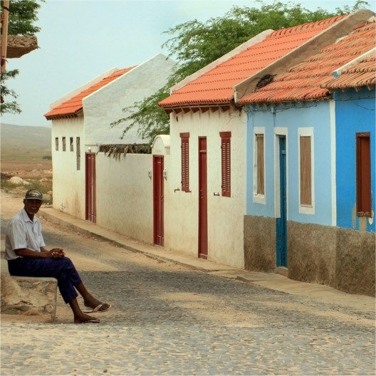 Casario na ilha da Boa Vista
<br />Foto divulgação  [<i>Panorama da Arquitetura Habitacional em Cabo Verde</i>, de Andréia Moassab e Patrícia A]