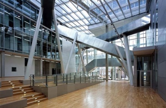 Academia de Belas Artes de Munique, Coop Himmelb(l)au.<br />Foto www.marcusbuck.com 