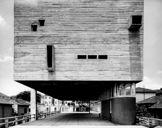 Centro Paroquial São Bonifácio, São Paulo, 1966. Arquiteto Hans Broos<br />Foto Cristiano Mascaro 