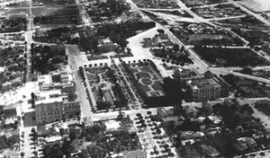 Vista aérea da Praça da Liberdade em 01/11/1934 [Acervo Museu Histórico Abílio Barreto. Prefeitura de Belo Horizonte]