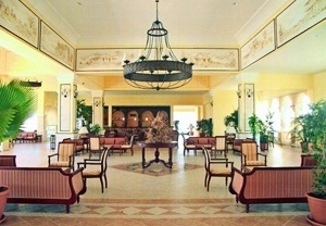 Hotel Princesa del Mar, decoración interior del lobby. Acervo Departamento de Relaciones Públicas do hotel