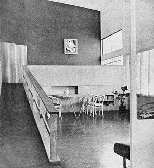 Vista interna da casa da Lagoa [L’Architecture D’Aujourd’hui n. 13-14, set. 1947, p. 48]