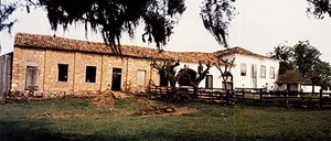 Casa com atafona anexa, em Cachoeirinha.  [autor.]