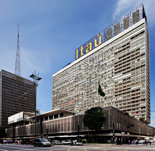 Conjunto Nacional, São Paulo. Arquiteto David Libeskind<br />Foto Daniel Ducci 