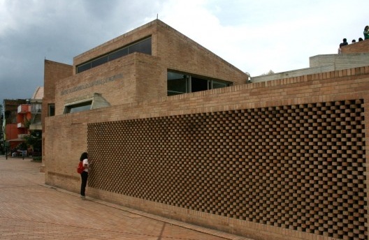 Centro Cultural de Moravia, Medellín. Arquiteto Rogélio Salmona<br />Foto Maria Claudia Levy 
