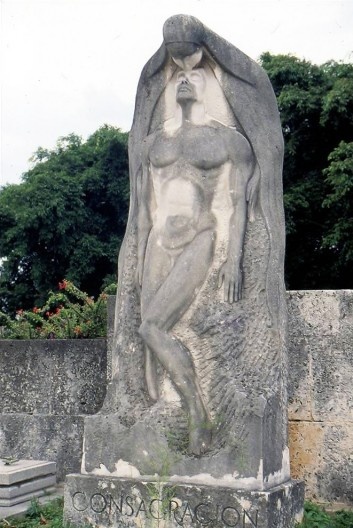 Cemitério de Havana. Escultura de Rita Longa.  Mausoléu da Família Falla Bonet, 1940<br />Foto Roberto Segre 