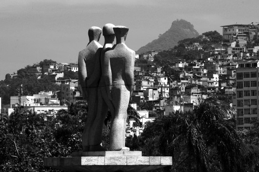 Monumento aos Mortos da Segunda Guerra Mundial, Parque do Flamengo, Rio de Janeiro, 1956. Arquitetos Marcos Konder Netto e Hélio Ribas Marinho<br />Foto George Maragaia 
